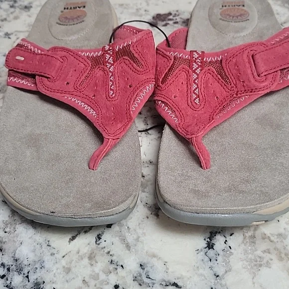 Earth Spirit Pink Sandals with Adjustable Straps - Picture 3 of 4